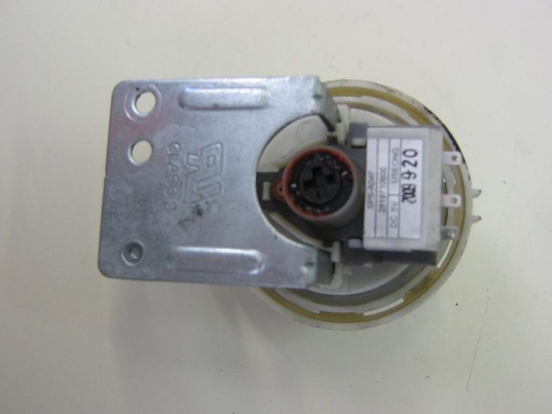 PRESSOSTATO COD. 2819710600   PRESSOSTATO PER LAVATRICE Sangiorgio,   WegaWhite, ARDO, INDESIT, SMEG LBS106-1, LBS107PER MODELLI: SGF3105 053400279 8650CT 7119582000 Dati tecnici: Tipo interruttore: Interruttore a pressione lunghezza: 75 mm lar