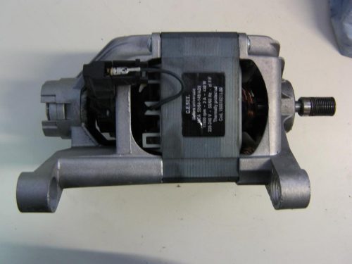 0029 -- 000 (43) Motore lavatrice Indesit WIDL126 cod MCA 52/64 - 148/AD9