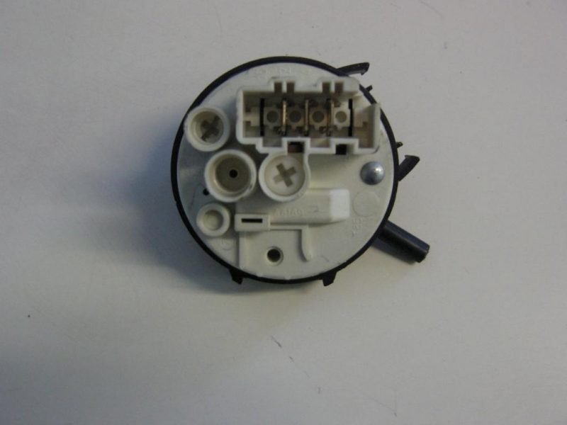 PRESSOSTATO COD.124535581   CODICE ALTERNATIVO 765319   PER ZOPPAS PERFECTA MOD. P8, REX LB48, rl75 pv