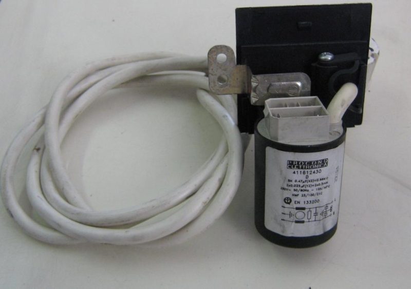 Condensatore lavatrice Ariston AVL86P cod 411612430D