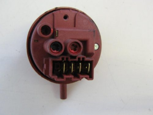 0086 -- 000 (101) PRESSOSTATO COD. 160016990.00 CODICE ALTERNATIVO: 505GR1 01 PER INDESIT WIL106, indesit wilm 64, WA8, WIV60, ARISTON AB 66, AV6, AVL66P, AVL86P, AB 104, AVL6E, avl62, indesit wi 122 eu, wil 66, wie 107