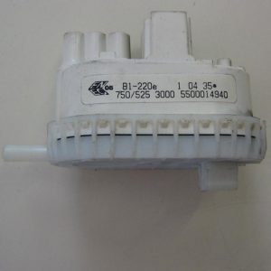 PRESSOSTATO COD. B1-220E   CODICE ALTERNATIVO: 5500014940   PER LAVATRICE SIEMENS FD 8402, BOSCH TU AA, WFD1262IT, WFO2062IT/09, WFO1661, FD 8411, WFX2060IT/15, WFD 260, WF02062it/01, wfh1661it/01,  siemens wxlp8501