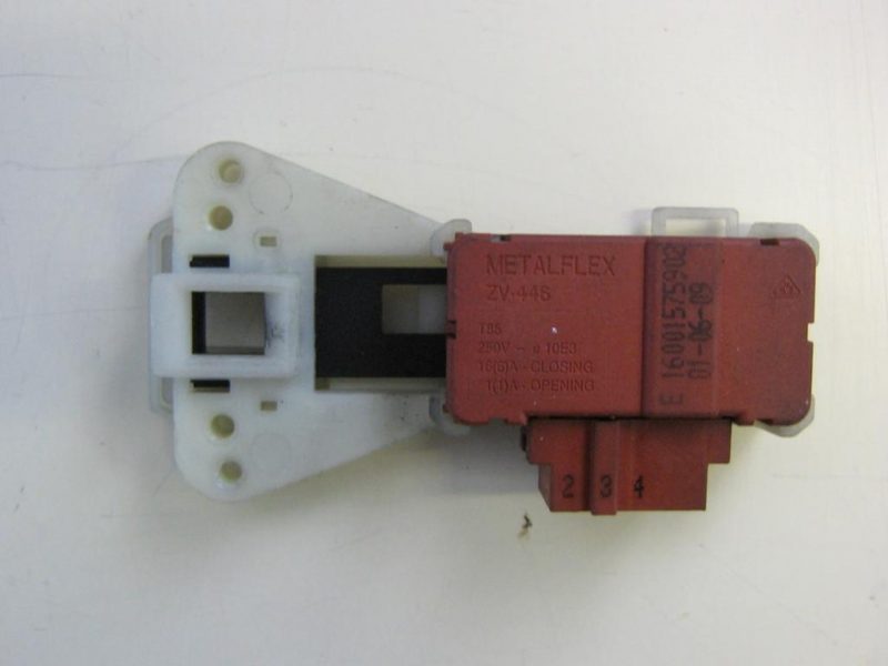 Bloccaporta lavatrice Indesit IWB5065 cod 16001575902