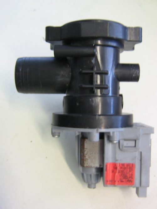 0223 -- 000 (238) Pompa lavatrice Indesit WA6 cod 290677