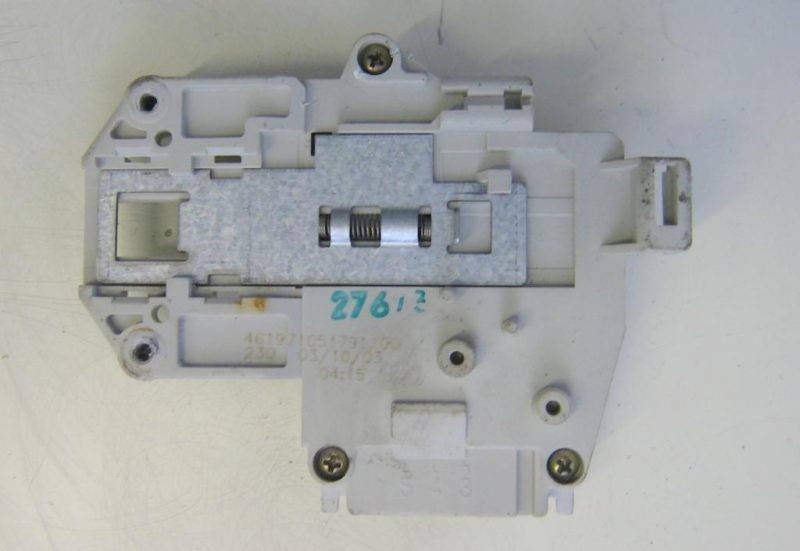 0231 -- 000 (246) Bloccaporta lavatrice Whirlpool AWM 5500 cod 461971051791