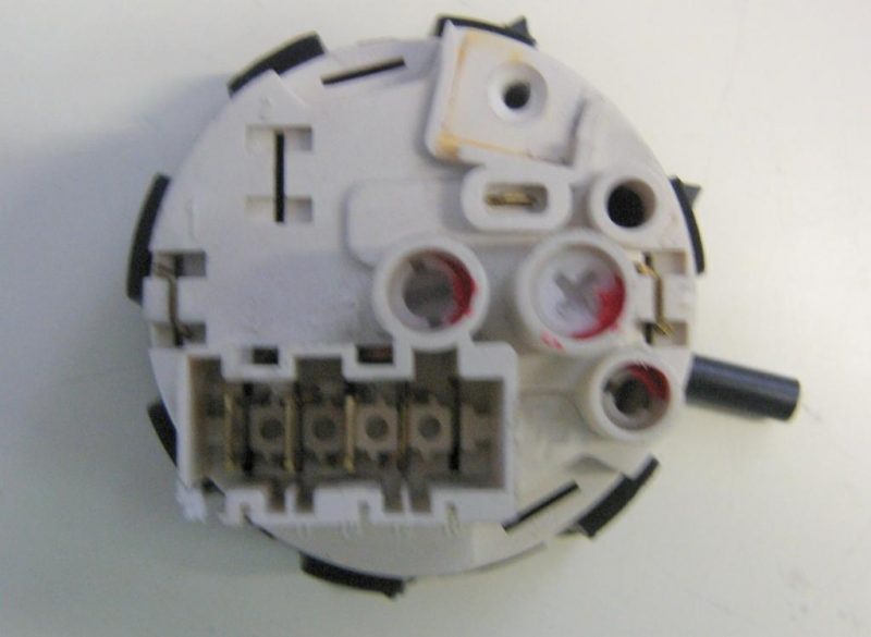 PRESSOSTATO COD. 41021413   PER LAVATRICE HOOVER VHD 812, VHD 710-30, CANDY C2 510-01 S