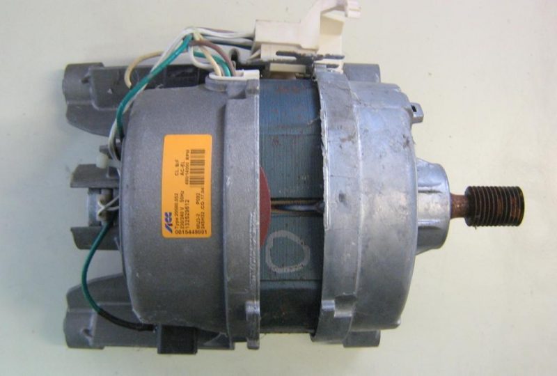 Motore lavatrice Rex RWF10045W cod 132529612