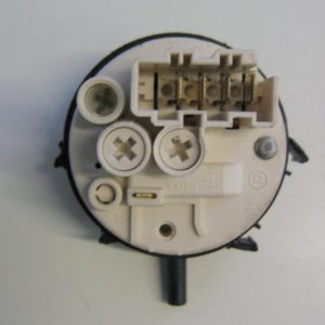 0283 -- 000 (304) PRESSOSTATO COD. 461971051781 CODICE ALTERNATIVO: 765604 PER LAVATRICE IGNIS AWV465/M, AWV610, AWV424/1, LO50, AVW 488, AWV 495, AWV402/M, WHIRLPOOL AWM5500, AWM725, gnis awv 402