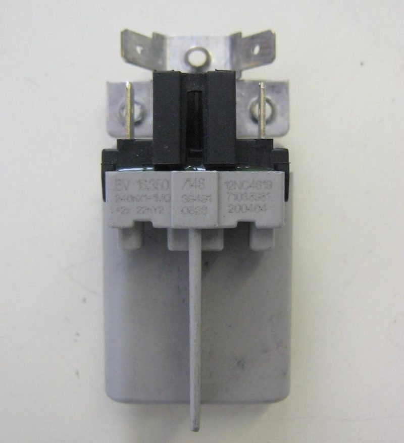 Condensatore lavatrice Whirlpool AWM5081/A cod 461971038981