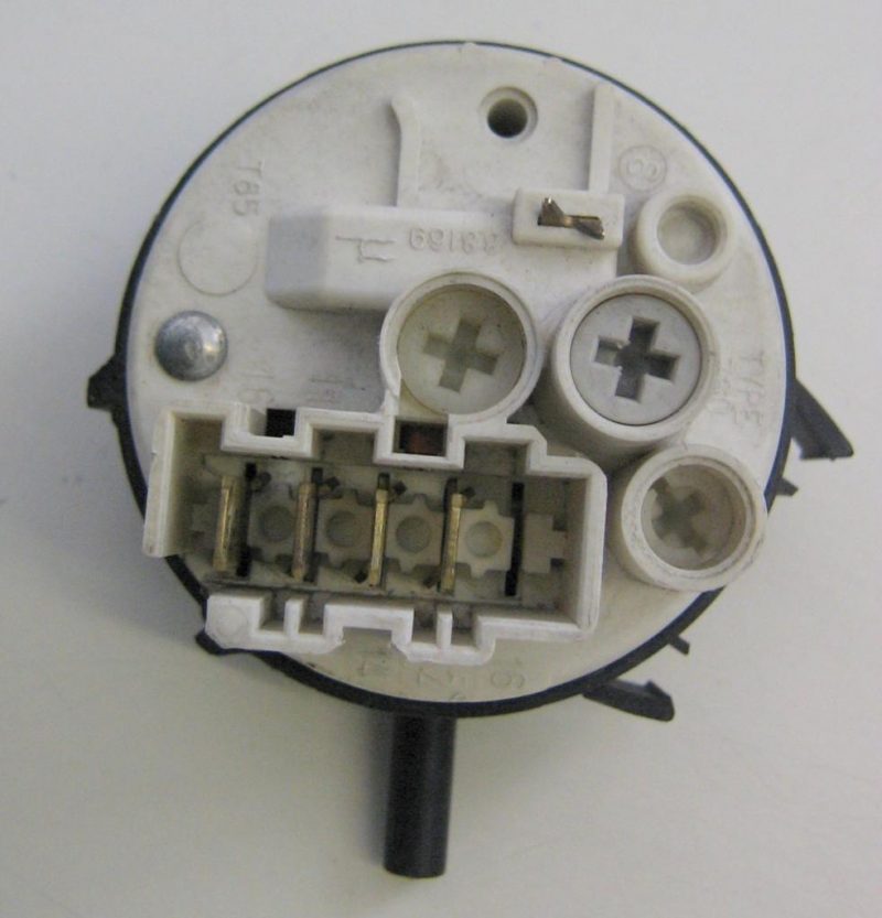 PRESSOSTATO COD. 160021186.00   CODICE ALTERNATIVO: 37650082   PER LAVATRICE INDESIT WISL86, WISL85EX, WISL 106, wixxl 86, ARISTON ARSL 88, ARXXL 105, AVSL 109, ARXXF129, ARXXL125, armxl 129