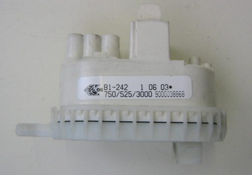 PRESSOSTATO COD. B1-242   CODICE ALTERNATIVO: 9000038868 / 9000188245   PER LAVATRICE BOSCH MAXX 6, FD 8601, FD 8511,  Siemens WS08X460IT, WAE16120IT/05 MAXX 6, WAE16120IT/01, WAA20160IT/01, wae20027it, bosch xx5