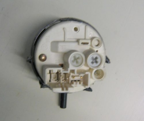 PRESSOSTATO COD. 461971077011   CODICE ALTERNATIVO: 37670002   PER LAVATRICE Whirlpool AWM 5061/A, AWM 161, AWM5061/A, AWM 5081/A, AWM 5067/A, awm 180