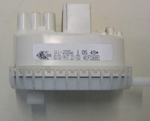 PRESSOSTATO COD. B1-205   CODICE ALTERNATIVO: 461971068851   PER LAVATRICE Whirlpool AWO 9247, AWO 8107, AWO 8106, AWO 8086, AWO 8080, AWD 8106, AWM 7100/6, IGNIS LOA100, LOA60, HOOVER WDYNS 642D,ignis loa80