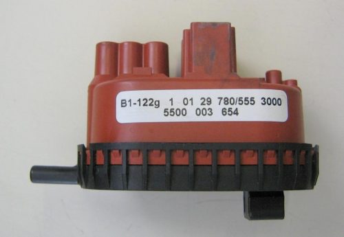 PRESSOSTATO COD. B1-122G   CODICE ALTERNATIVO: 5500003654   PER LAVATRICE BOSCH MAXX WFL800
