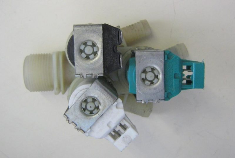 Elettrovalvola lavatrice Aeg L72766VT cod 124947203