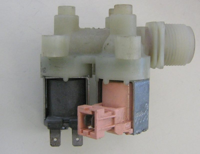Elettrovalvola lavatrice Aeg LW850 cod 110538001