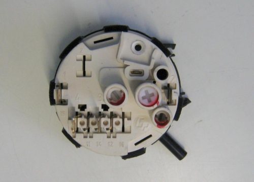 PRESSOSTATO COD. 91201369   CODICE ALTERNATIVO: 761463   PER LAVATRICE CANDY CM2 106-01, cm2 086-01, GO 106, act smart 80, HOOVER HNWF 6137E, ladysix hm 756 e,cbe 75 tr