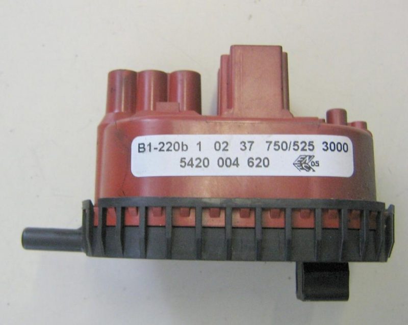 PRESSOSTATO COD. B1-220B   CODICE ALTERNATIVO: 5420004620   PER LAVATRICE BOSCH MAXX COMFORT,WFD 1260, WFO1260II/01 FD 8204, BOSCH FD8402, FD 8205, WFO1343IT/10, SIEMENS FD8309