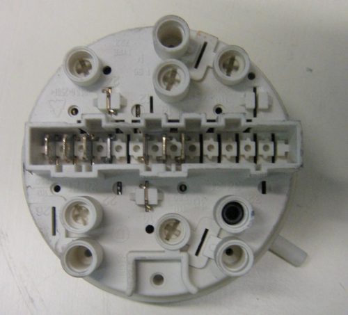PRESSOSTATO COD.132364830   CODICE ALTERNATIVO: 7920095   PER LAVATRICE REX ELECTROLUX T620SP