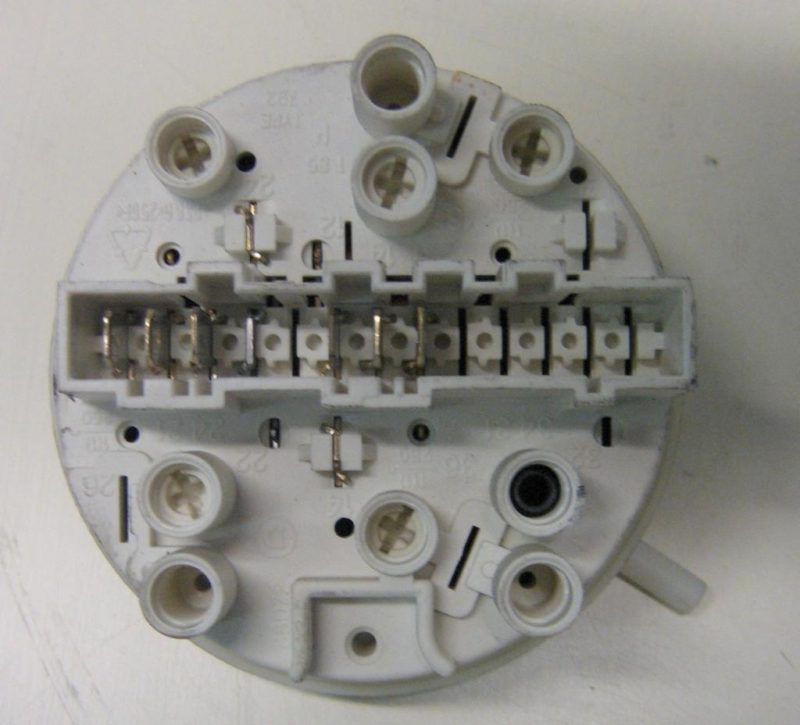 PRESSOSTATO COD.132364830   CODICE ALTERNATIVO: 7920095   PER LAVATRICE REX ELECTROLUX T620SP