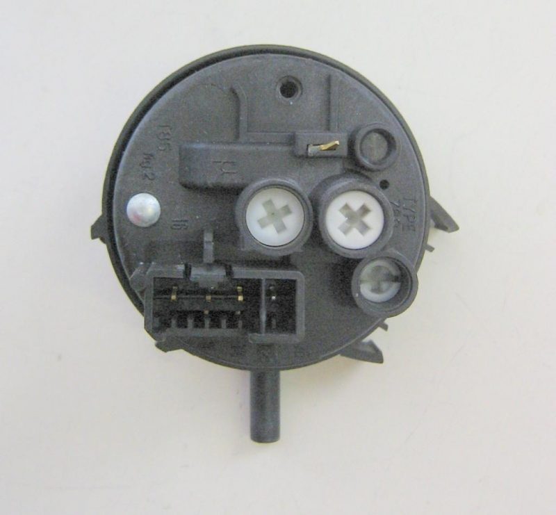 PRESSOSTATO COD. 160024065.00   CODICE ALTERNATIVO: 7680001   PER LAVATRICE INDESIT WINV80, IWC 6103