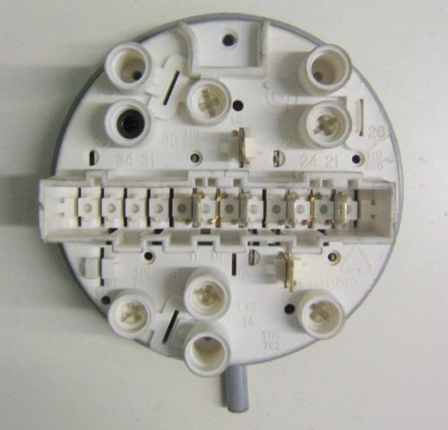 PRESSOSTATO COD. 0020400621   CODICE ALTERNATIVO: 7920076   PER LAVATRICE HAIER HBF600T