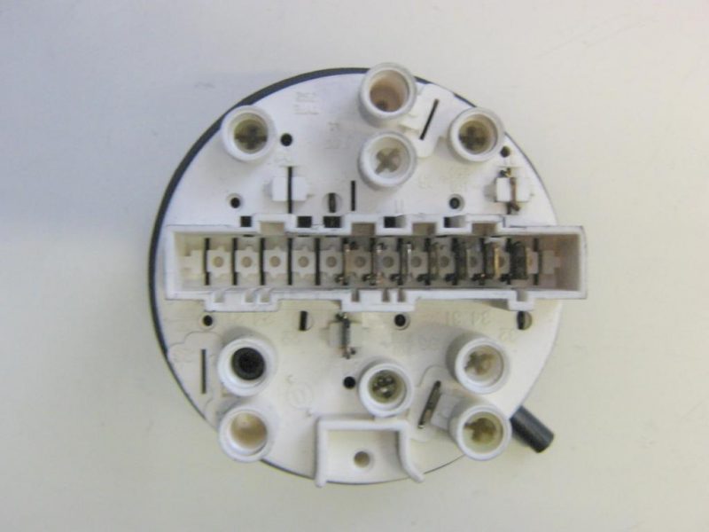 0628 -- 000 (686) PRESSOSTATO COD. 3065322AC7 CODICE ALTERNATIVO: 792874 PER LAVATRICE Siemens SIWAMAT 8060, 8100