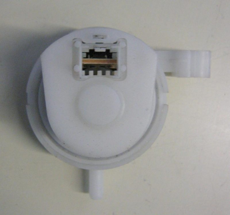 0646 -- 000 (666) PRESSOSTATO COD. 9000354828 PER LAVATRICE BOSCH WAQ20420, waq 20320it/01