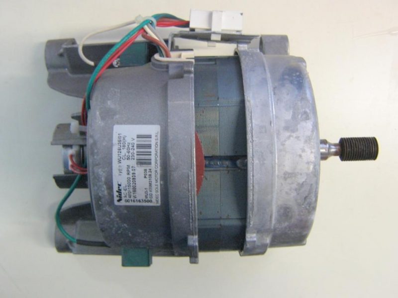 Motore lavatrice Indesit IWSC51051C cod 160020939.07