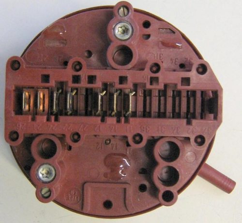 0737 -- 000 (757) PRESSOSTATO COD. 110072700 PER LAVATRICE AEG LAVAMAT 13.50, LAVAMAT W 70 lavamat w 70-w