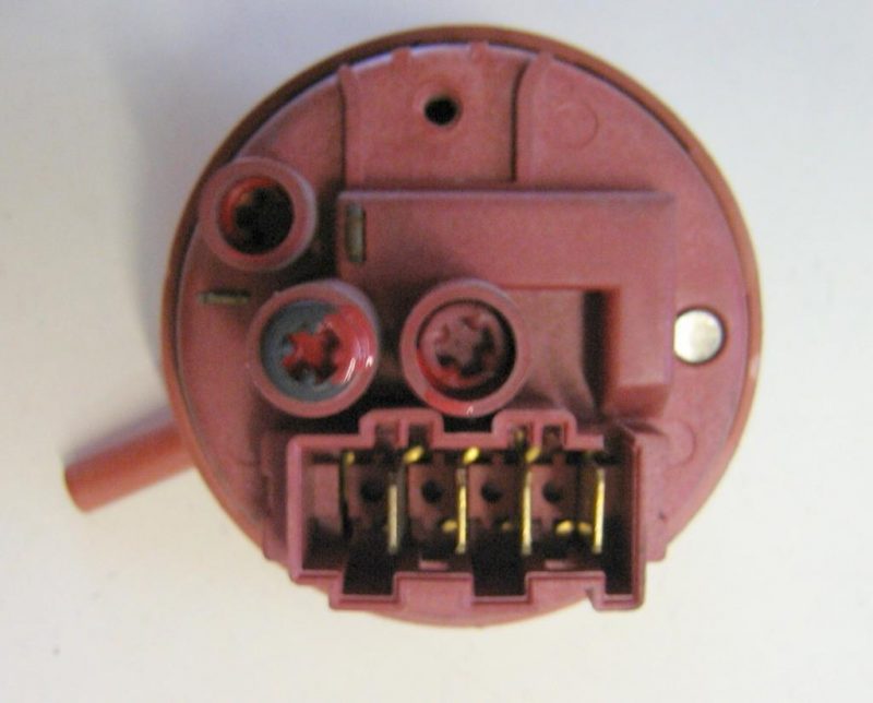 PRESSOSTATO COD. 520009703   CODICE ALTERNATIVO:505GS1 01   PER LAVATRICE HOOVER HVP16, ardo flo107s