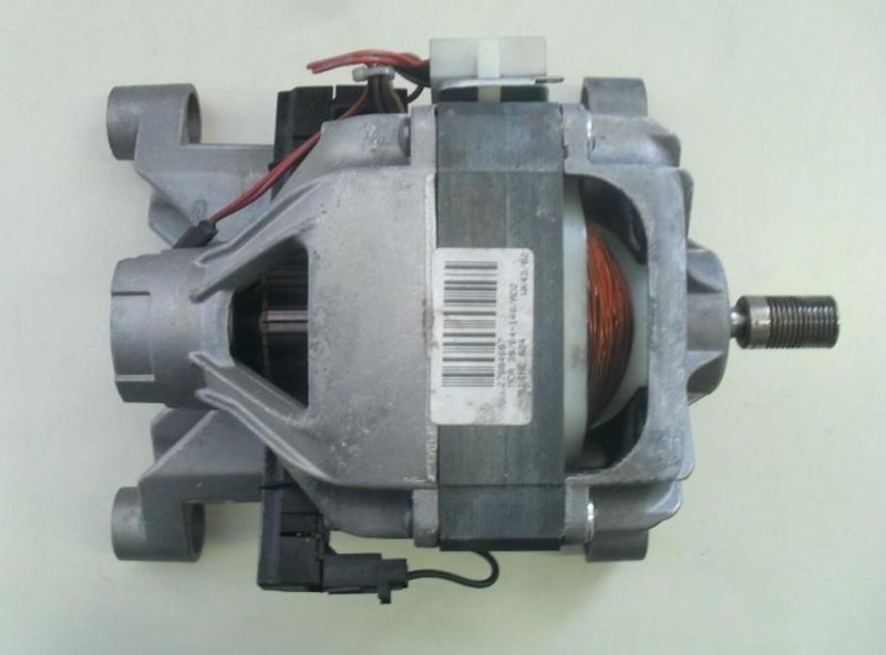 Motore lavatrice Indesit W83T cod MCA 30/64 - 148/AD2