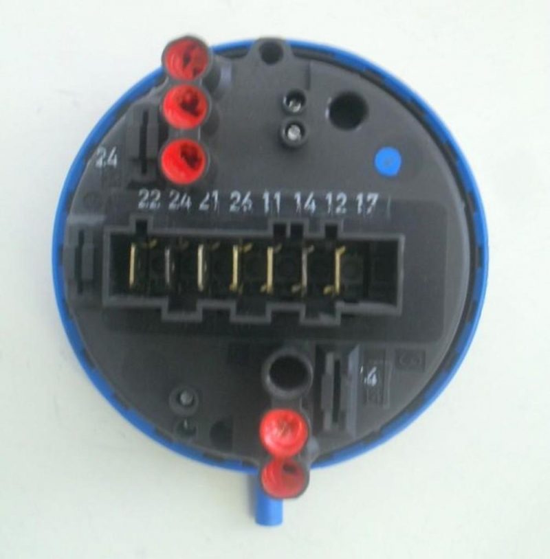 PRESSOSTATO COD. A2-670A   CODICE ALTERNATIVO: 461973087541   PER LAVATRICE Whirlpool AWT6084, AWT8104D