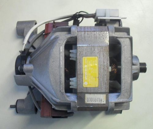 0951 -- 000 (971) Motore lavatrice Indesit WS 68X cod 940N1S.01
