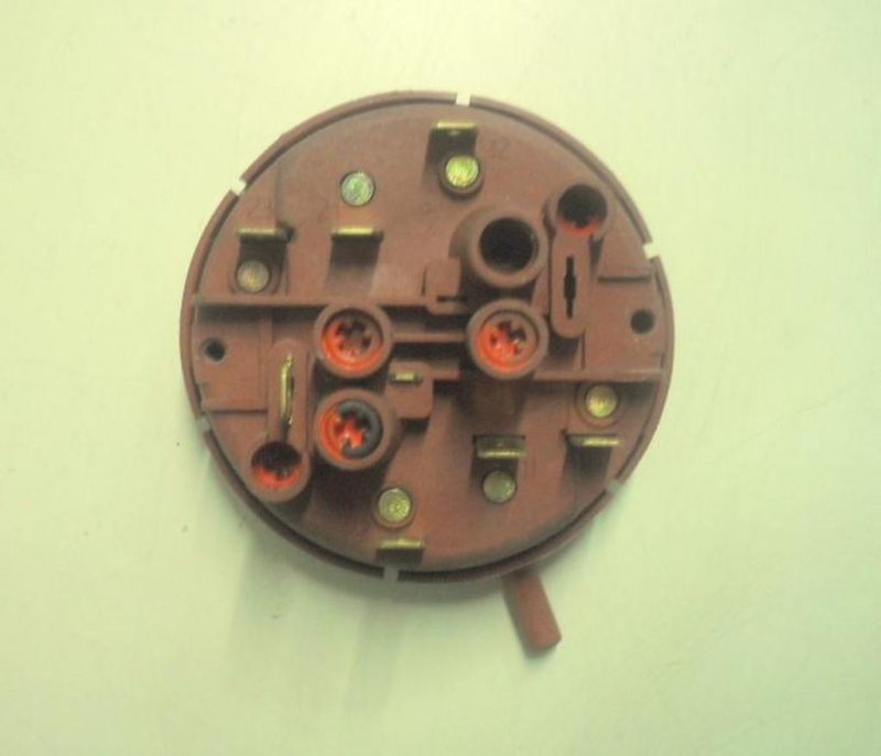 PRESSOSTATO COD. 520002904   CODICE ALTERNATIVO: 505EC1 01   PER LAVATRICE ARDO A600X, A510,atlantic lb409m, ardo a 500
