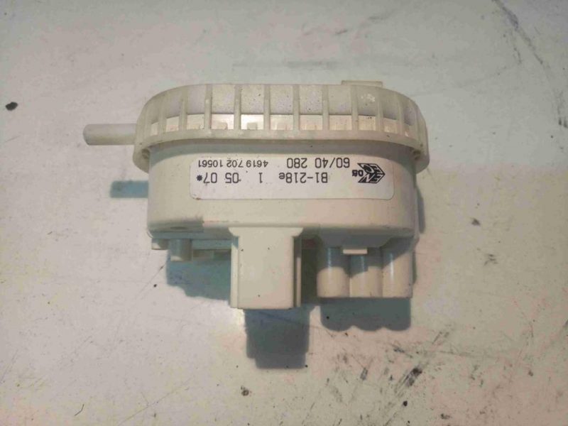 PRESSOSTATO PER LAVATRICE WHIRLPOOL AWM8000 COD: 461970210561