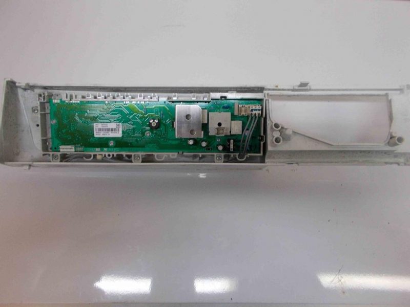 10298 -- 000 (10449) FRONTALE PER LAVATRICE ZOPPAS ZF2461 COMPLETO DI SCHEDA COD:132442574