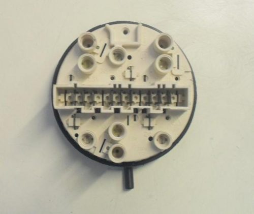 PRESSOSTATO COD. 16000430500   PER LAVATRICE ARISTON AL437 TX, AL 748 TX IT, ab 636 tx, al 636 tx