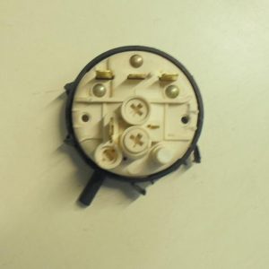 PRESSOSTATO COD. 9048633 3 276317   PER LAVATRICE ZEROWATT EX 336, CANDY CSE 615 XT,zerowatt ambra33, zerowatt se. 4230