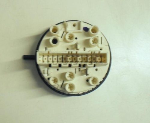 PRESSOSTATO COD. 7892009   CODICI ALTERNATIVI: 279354 / 35623.138/0   PER LAVATRICE ZOPPAS P 53, P5