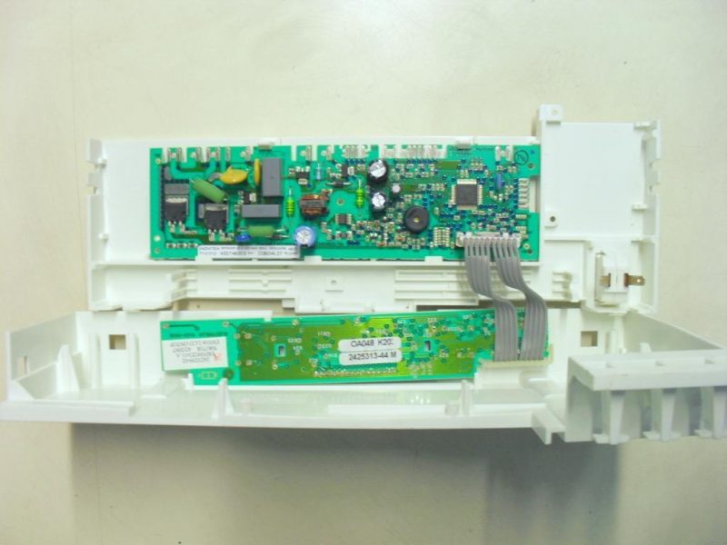 1278 -- 000 (1323) 2 SCHEDE PER FRIGORIFERO ELECTROLUX RNB38351M COD. 2425259-02 ERF0002D-01.A 708171R ENV06 LCD ONTOP / 242547504 ERF2000P-02.A PROCOND 452746003 SW CGBO4L27