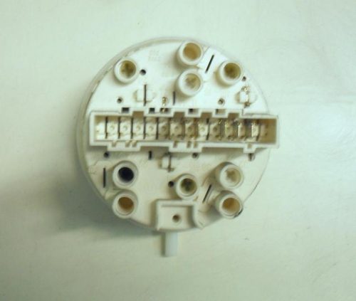 PRESSOSTATO COD. 12439055/0   CODICE ALTERNATIVO: 792896 34   PER LAVATRICE REX RLJ854CxV, RL 42 TC