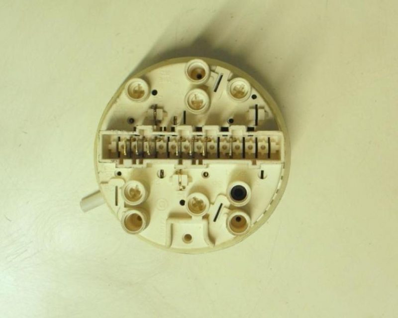 PRESSOSTATO COD. 132141910   CODICE ALTERNATIVO: 7920022 42   PER LAVATRICE  ZOPPAS PLA1400EMD,