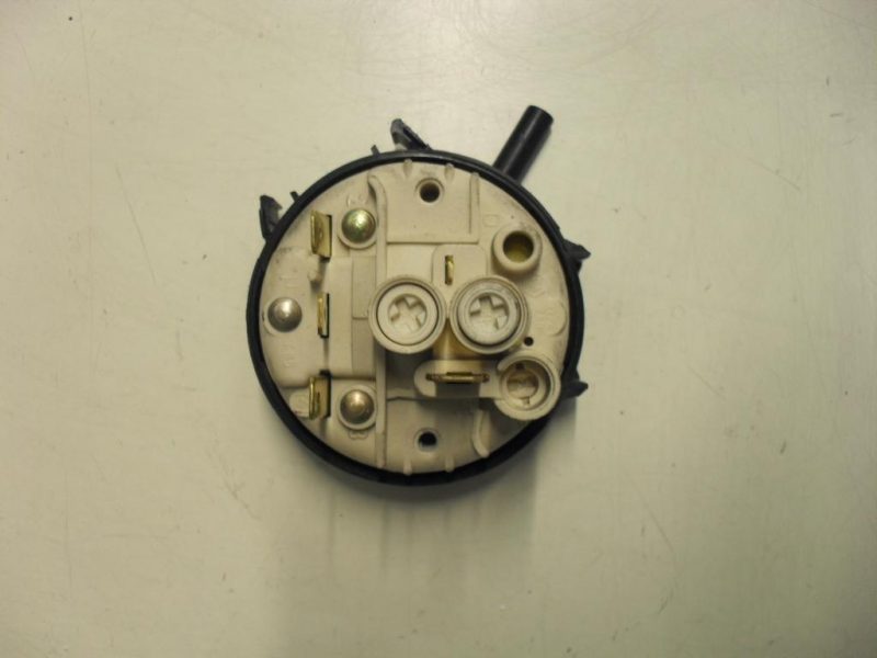 PRESSOSTATO COD. 90486325   PER LAVATRICE ZEROWATT LADY TROPIC 420