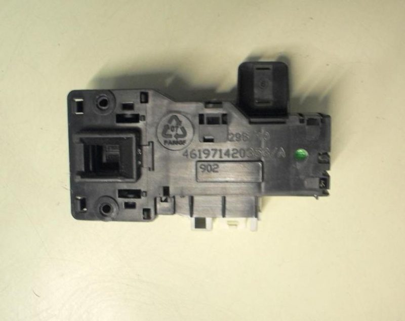 Bloccaporta lavatrice Whirlpool AWOE 7109 cod 461971420353