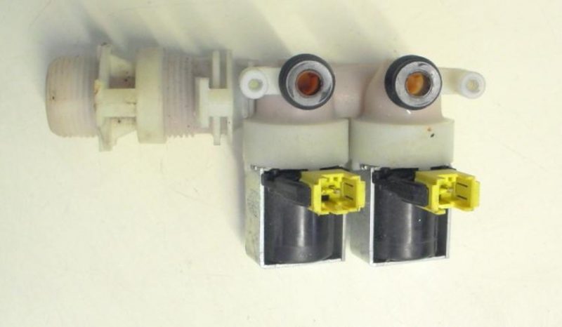 Elettrovalvola lavatrice Ariston AVXL89 cod 1667802