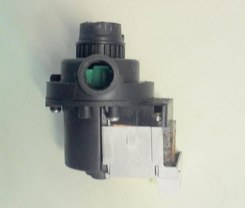 1513 -- 000 (1583) Pompa lavatrice Electrolux RWT10420W cod 146057320