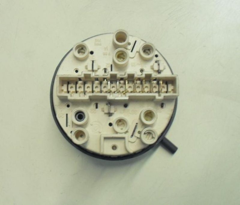 1515 -- 000 (1581) PRESSOSTATO COD. 792868 PER LAVATRICE Siemens WP80800II/02, BOSCH FD 7703