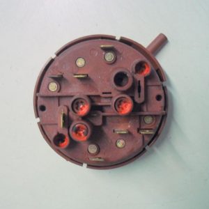 1540 -- 000 (1555) PRESSOSTATO COD. 4.95867.00 CODICE ALTERNATIVO: 505DK301 PER LAVATRICE ELETTROZETA DT 800 ZT