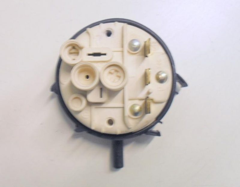 PRESSOSTATO COD. 116102915   PER LAVATRICE PHILCO NORMA 3